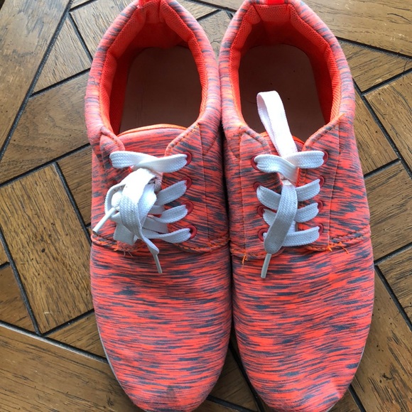 Nike Shoes - Nike space dye orange tennis shoes size 8